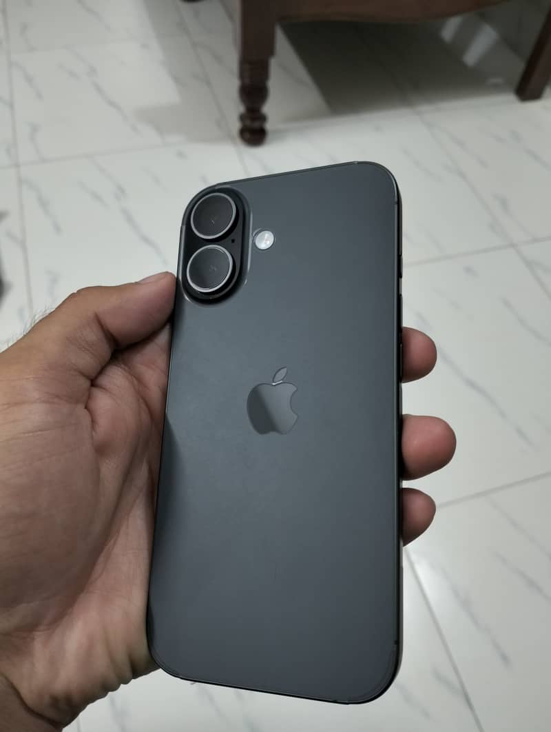 Apple iPhone 17 6