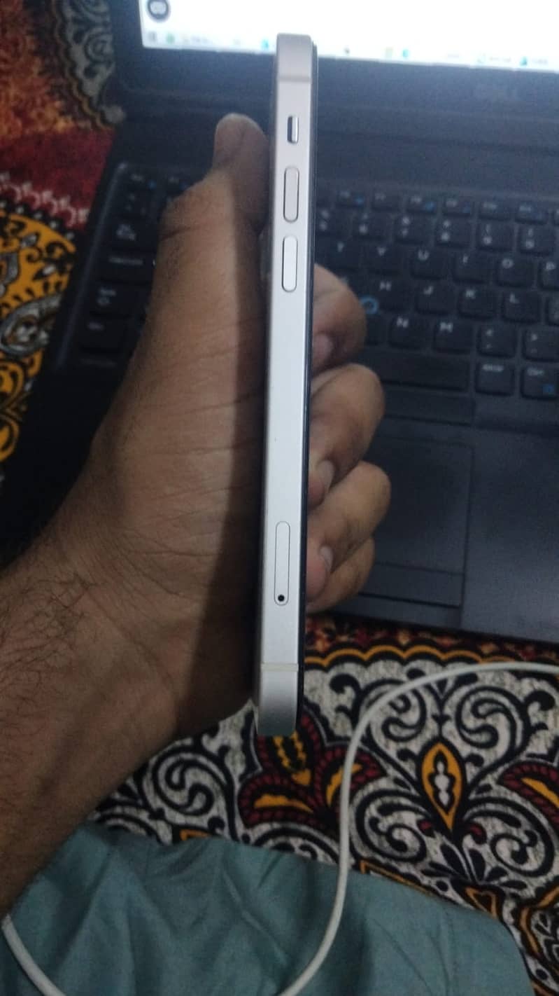 Apple iPhone 12 3
