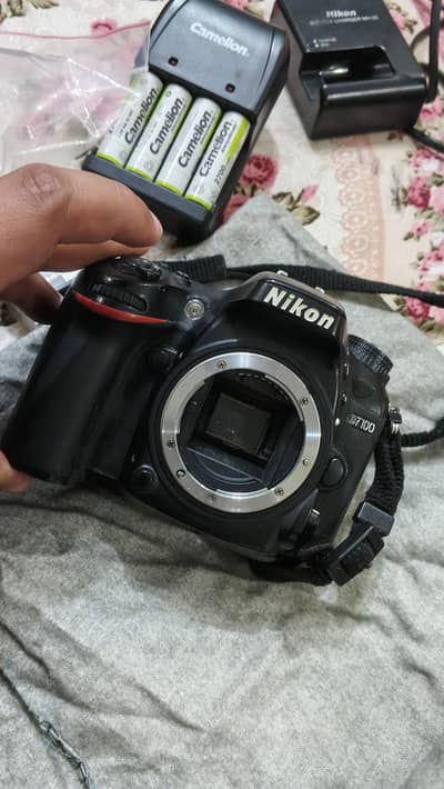 Nikon D7100 Camera with lenz Sigma Dc 17-50 mm