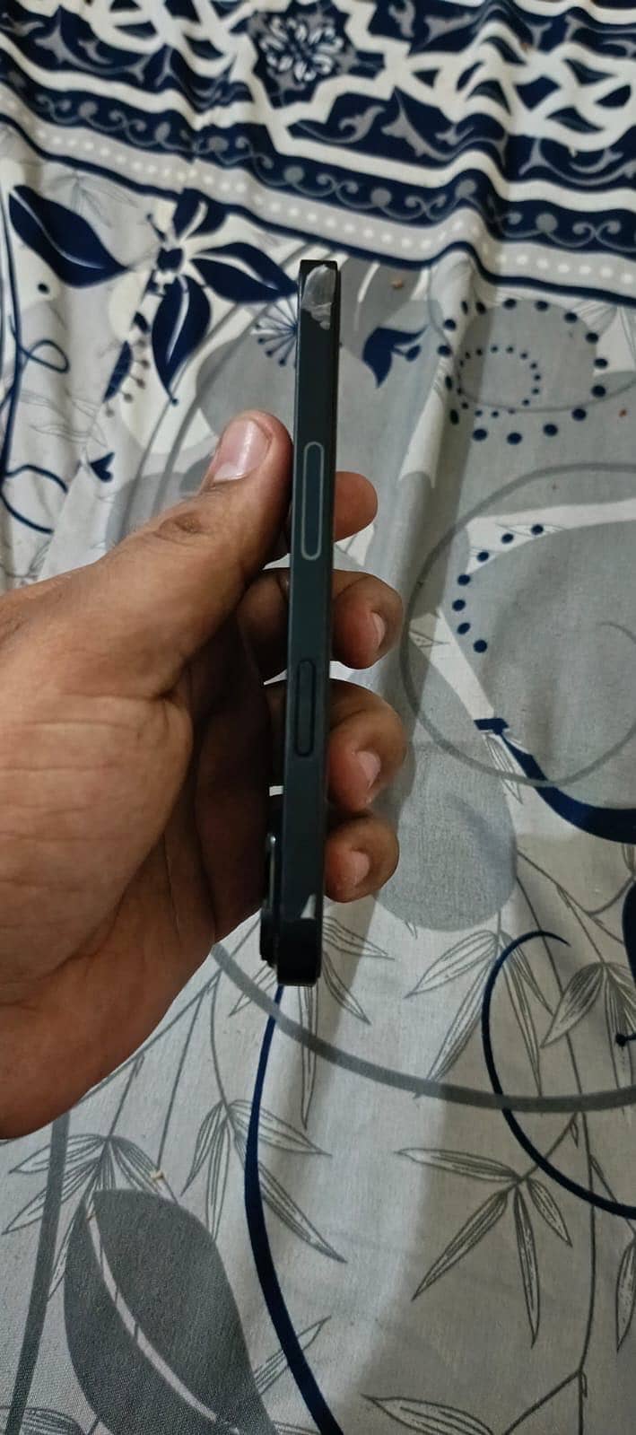 iPhone 14 4