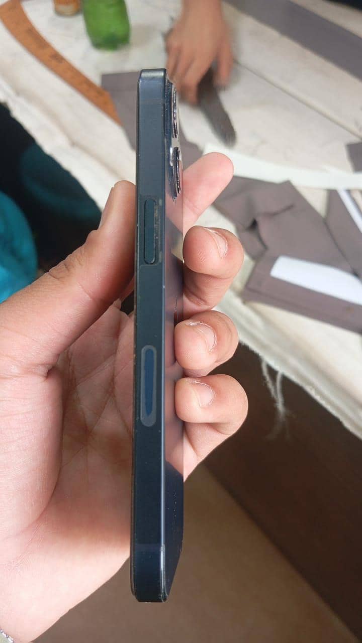 iPhone 13 2