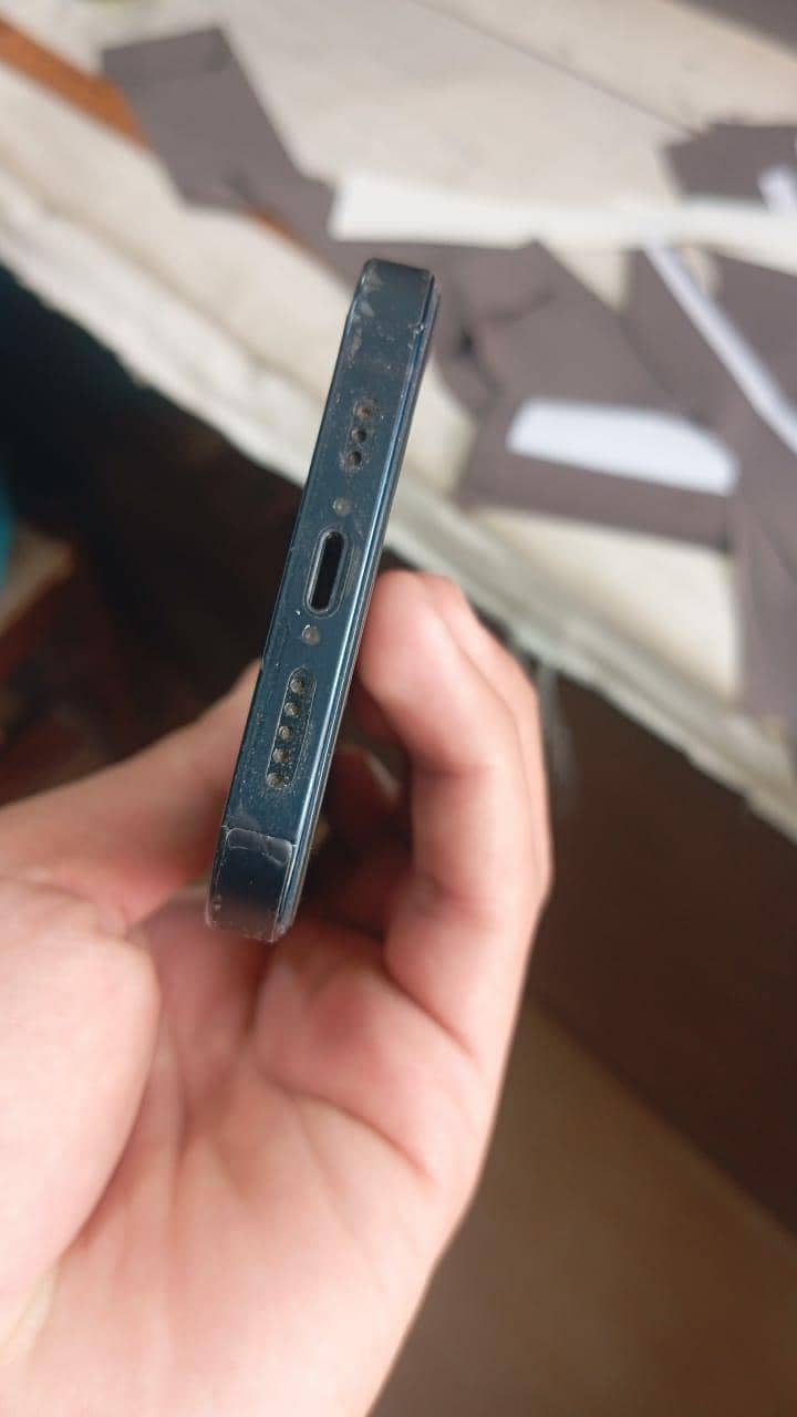 iPhone 13 5