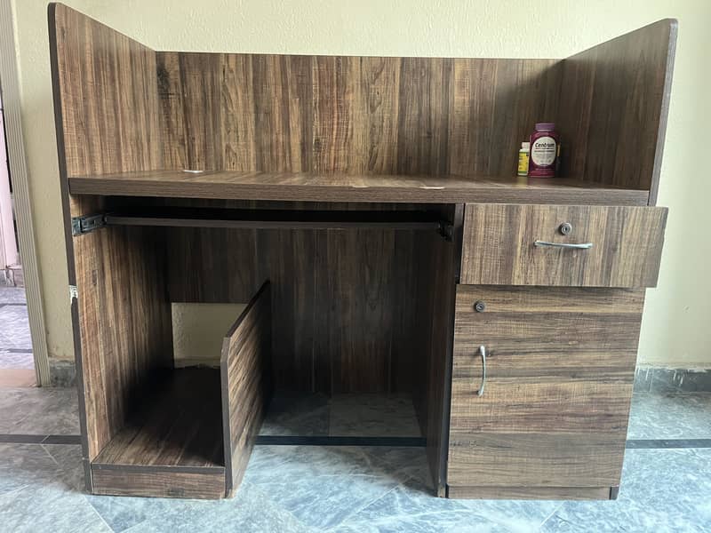 Office Table 0