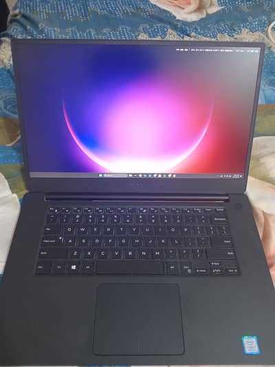 Dell XPS 15 7590 i9 9gen 16ram 512GB ssd 4 gb card