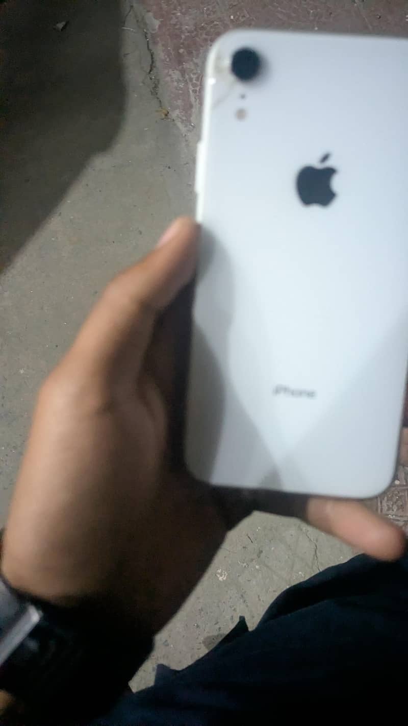 iphone xr 4