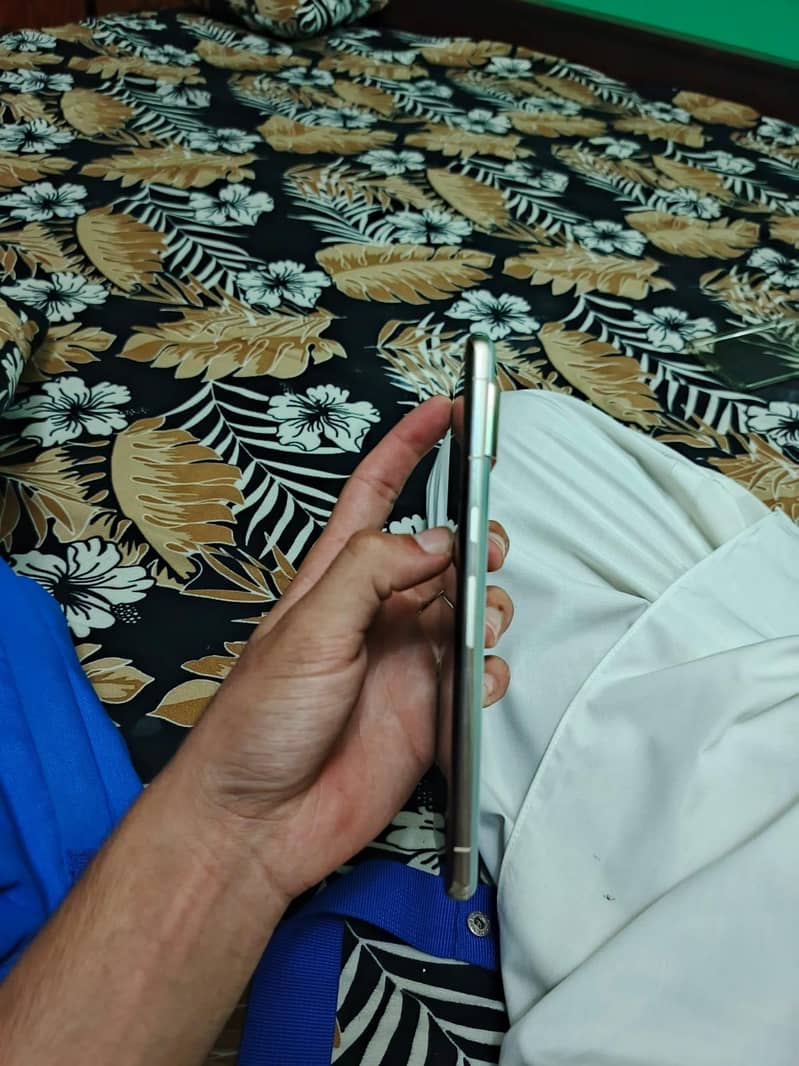 Google pixel 7pro 4