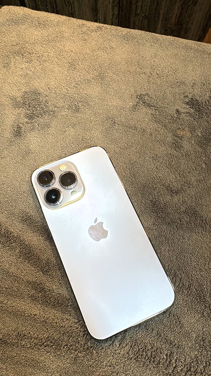 Apple iPhone 13 Pro 2
