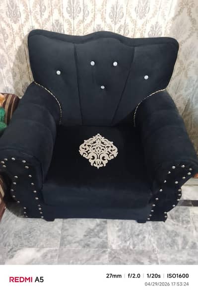 selling sofa set