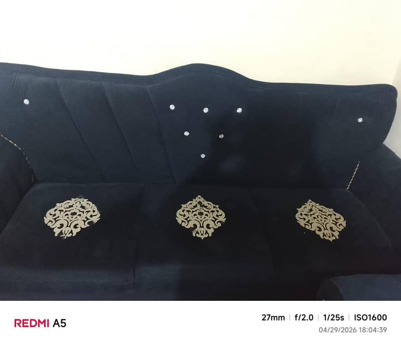 selling sofa set 2