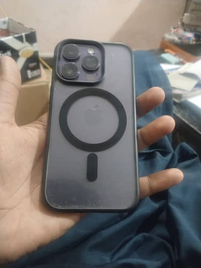 iphone 14 pro 98 battery water pack