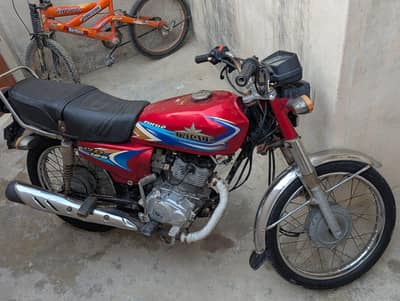 UD 125 For Sale in good condition