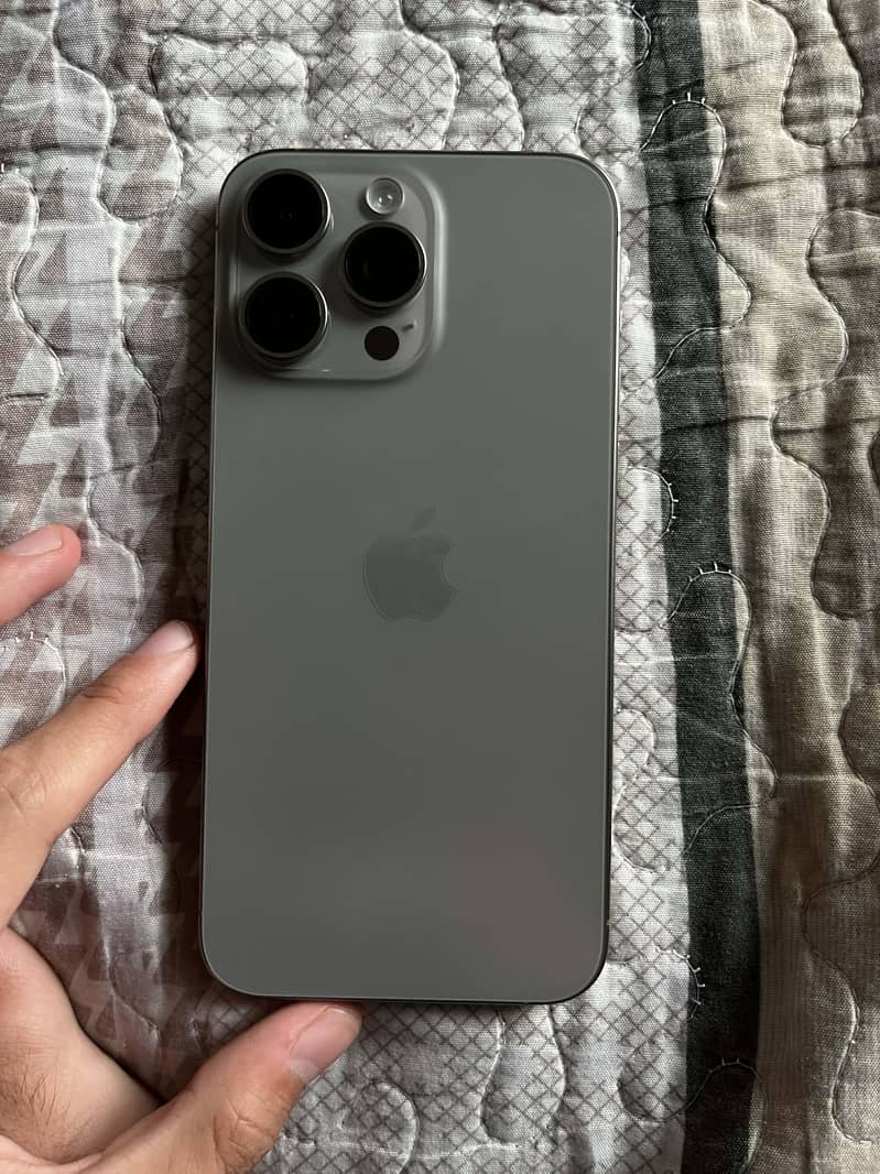 iPhone 15 pro max 1