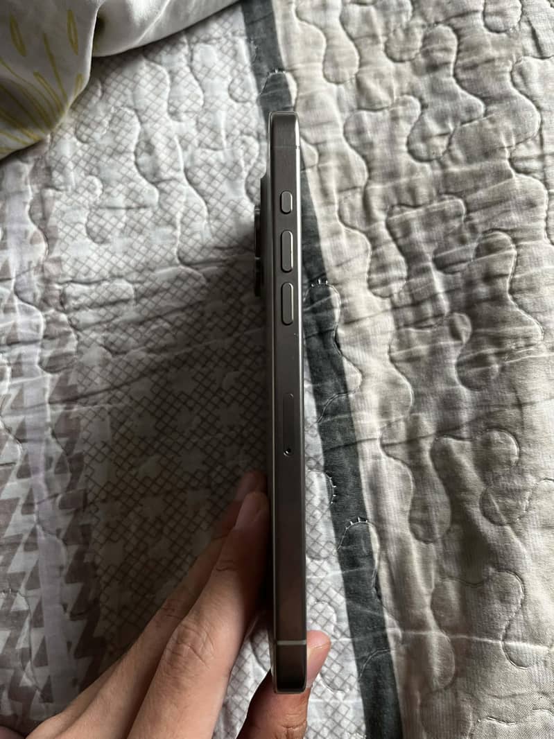 iPhone 15 pro max 3