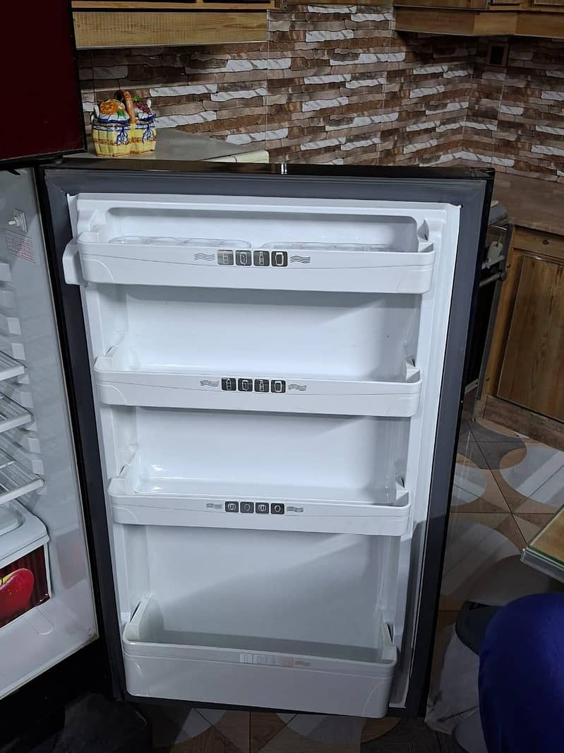 General fridge 1