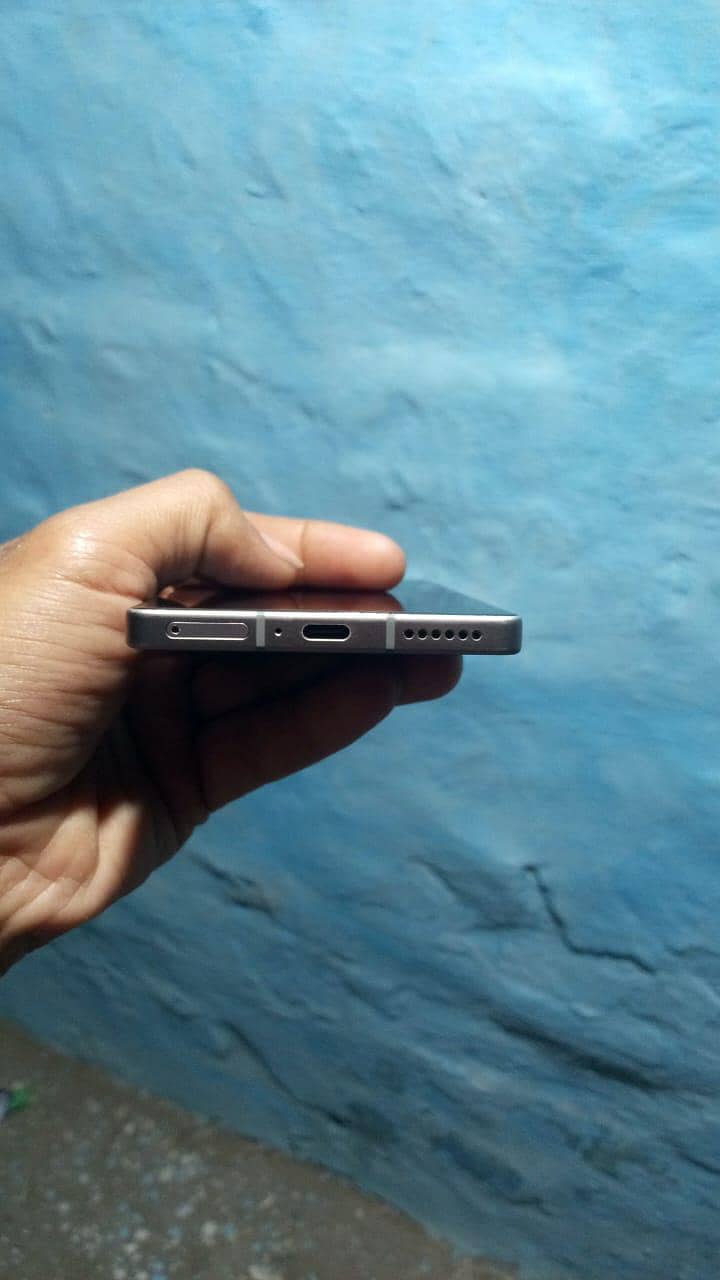 colour silver 4