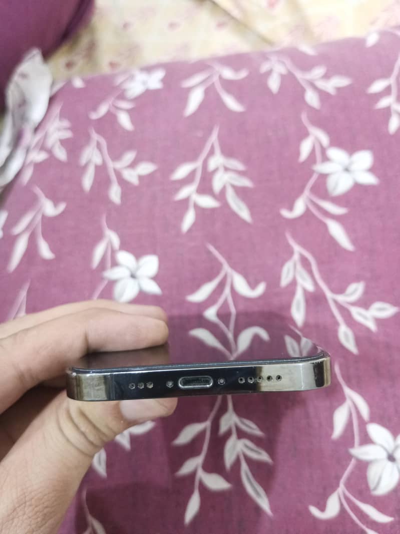 iPhone 12pro jv 3
