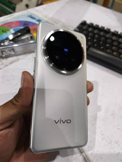Vivo X200 Pro /4 month warranty