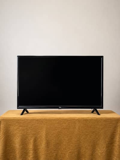  TCL 32D310 LED TV – Excellent Condition