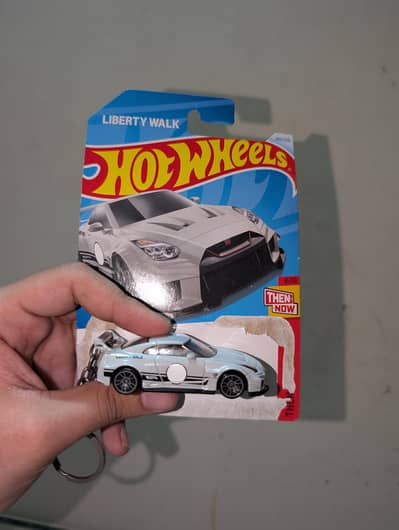 Nissan GT-R rare find hot wheels keychain