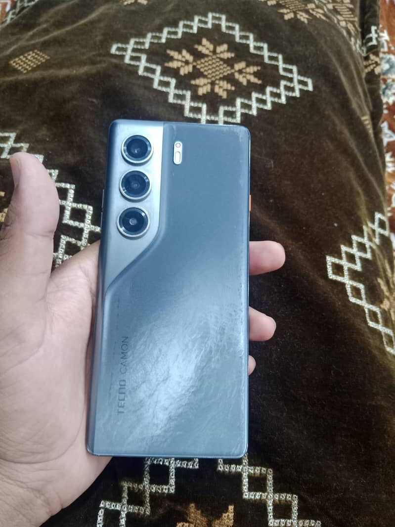 Camon 40 pro 0
