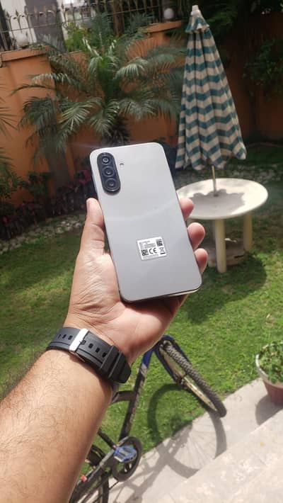 Samsung A17 (8/256)