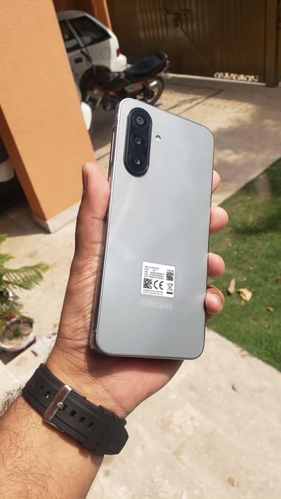 Samsung A17 (8/256)