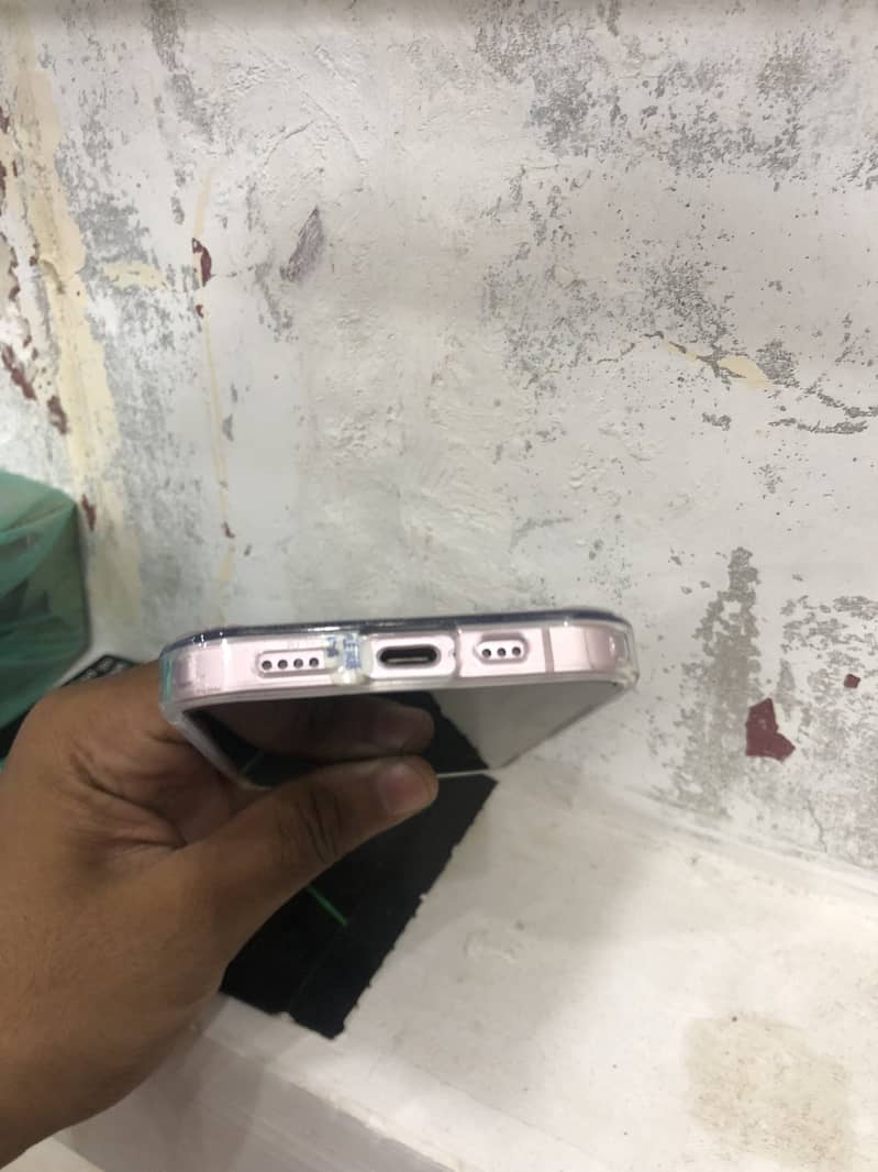 iPhone 15 2