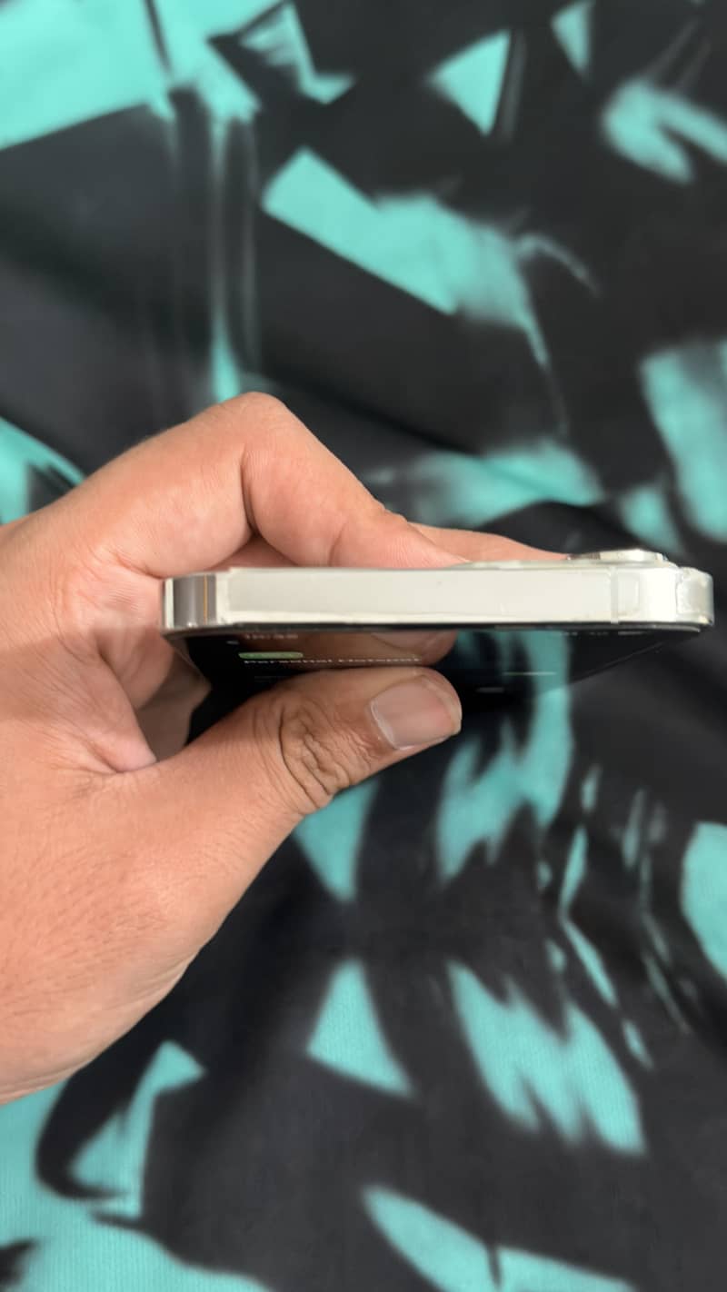 iPhone 13 Pro Max 3