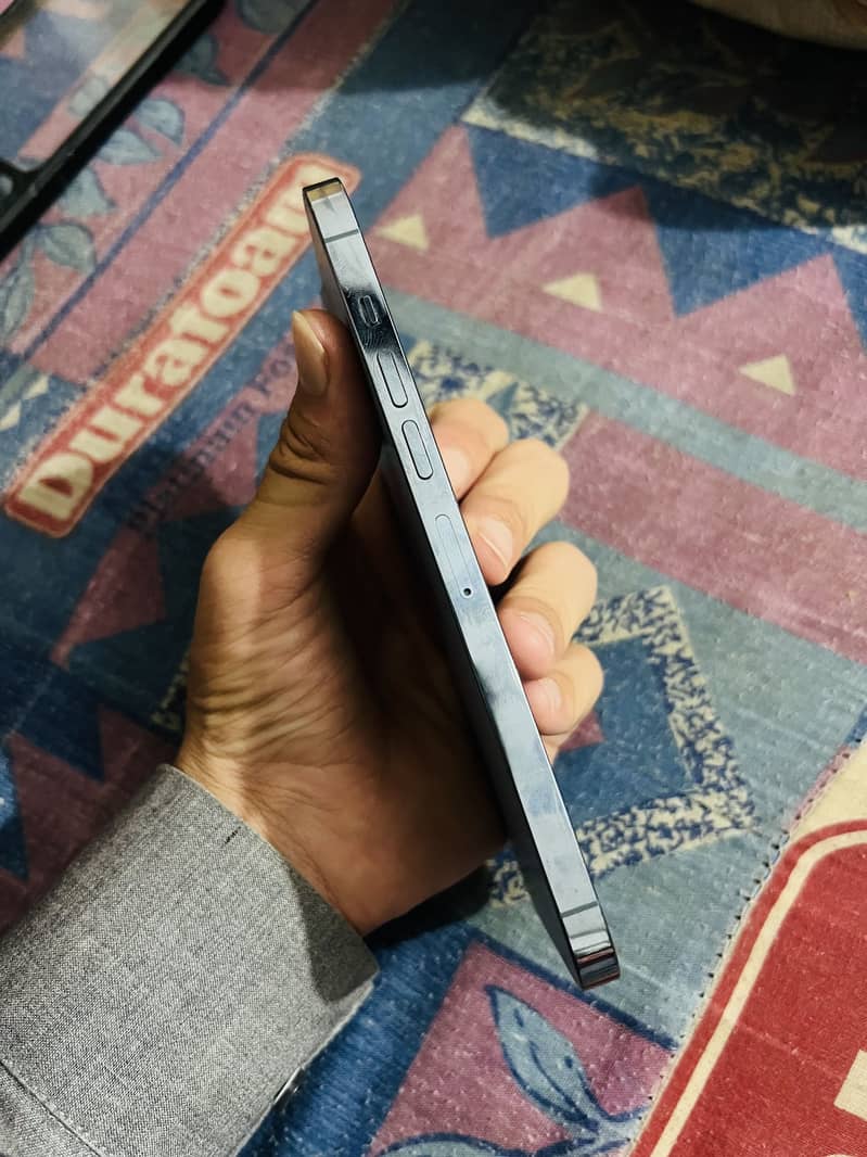 iPhone 13 Pro Max 4