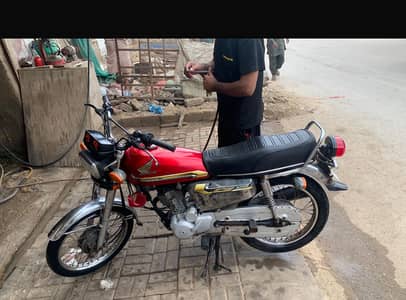 Honda 125 Self-Start Bike
