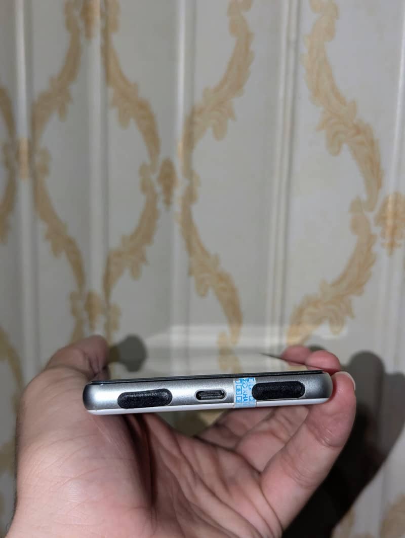 Google pixel 7a 3