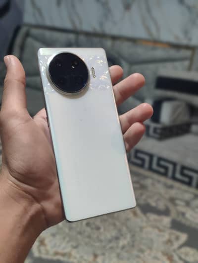 Tecno spark 20 pro plus
