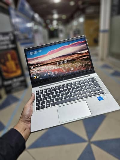 Hp Elitebook 830 G8 i5/11th gen