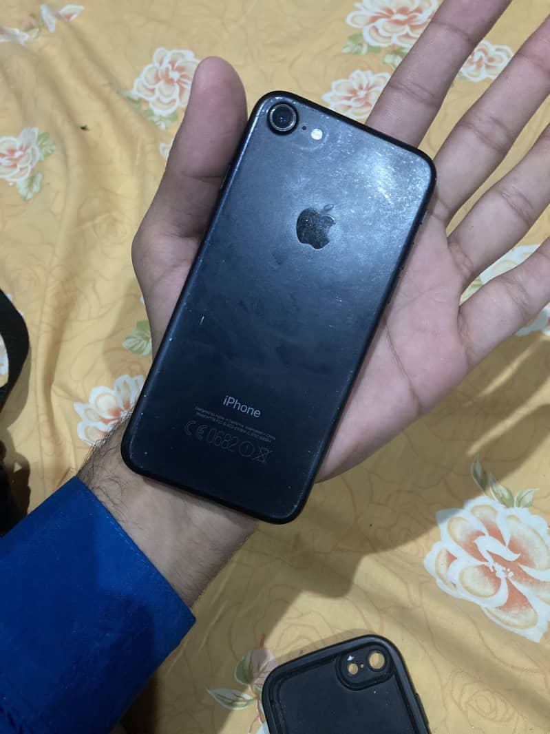 iPhone 7 4