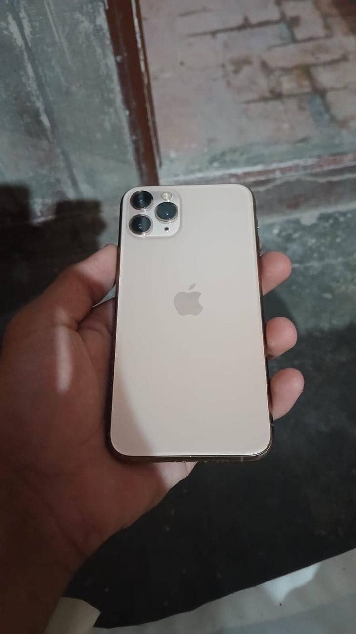 iPhone 11 pro 4