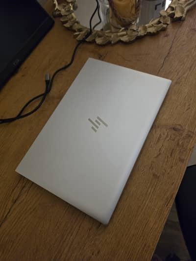 HP ELITEBOOK 830 G8  RAM: 16GB DDr4, 11th Gen Core i7