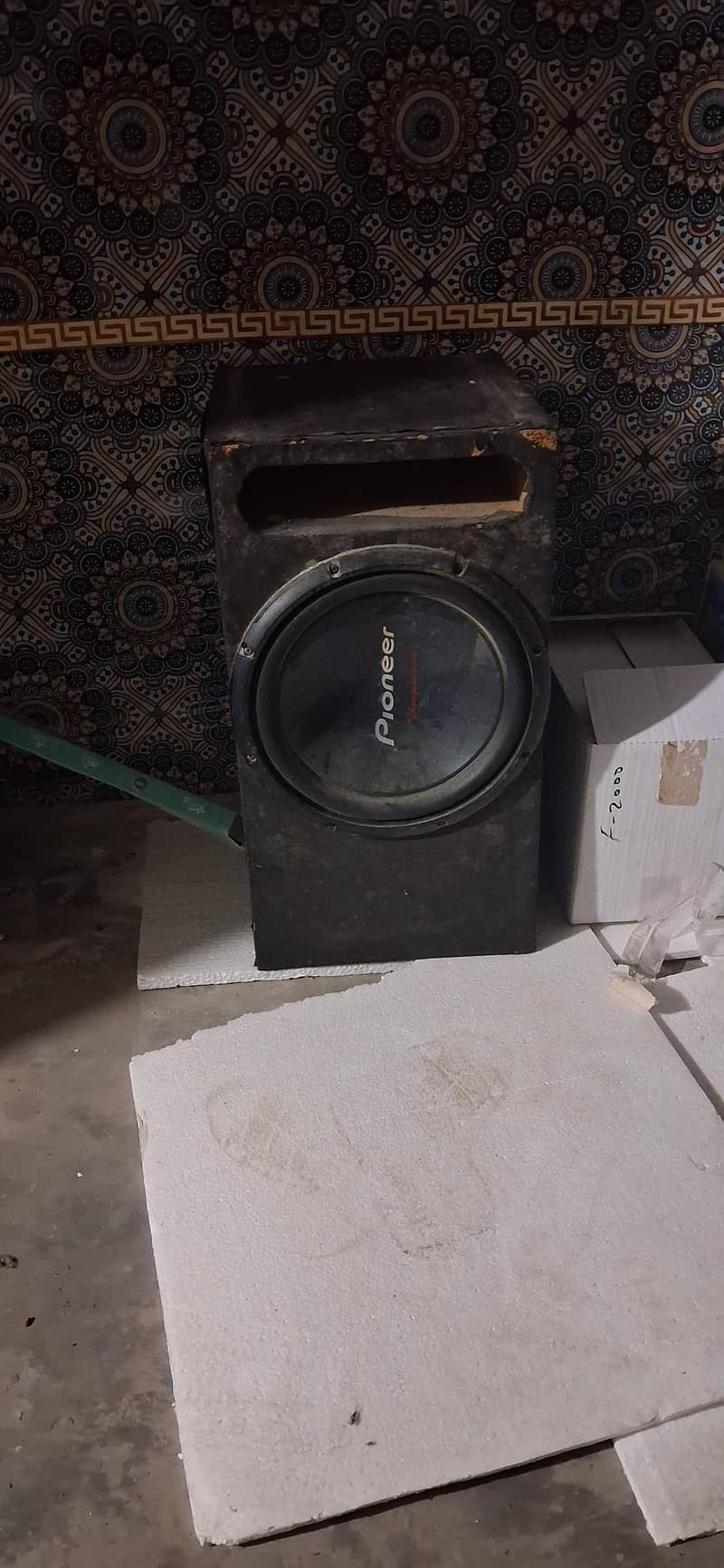 amplifier +woofer 1