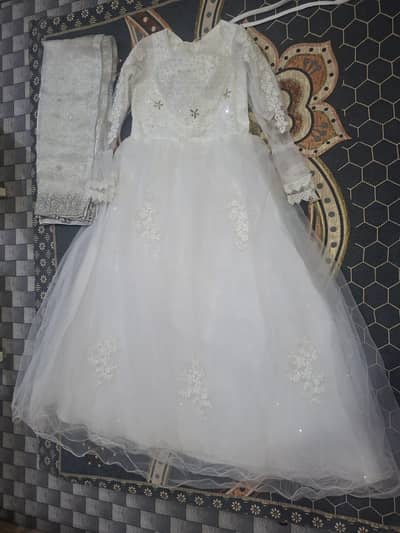 White frok just one day used 0300-0050253