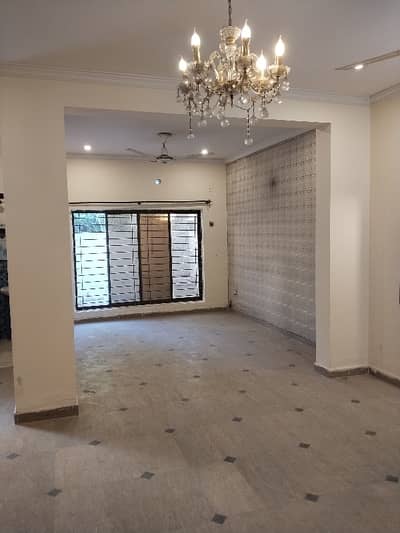 10 Marla House For Rent Wapda Town