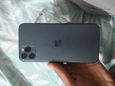 I phone 11 pro max 10/10 condition no fault