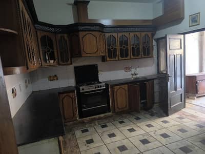 3 bedrooms and 3 bathrooms DD TV lounge kitchen