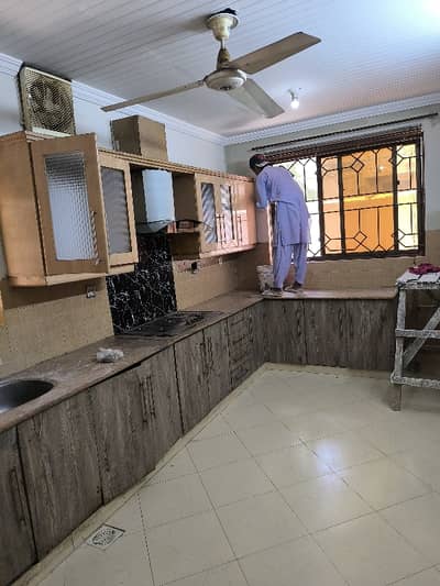 4 bedrooms & 4 bathrooms 1DD 2TV lounge 2 kitchen