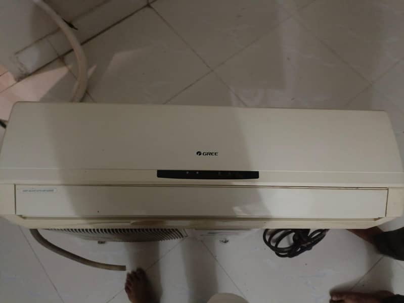 split AC 1
