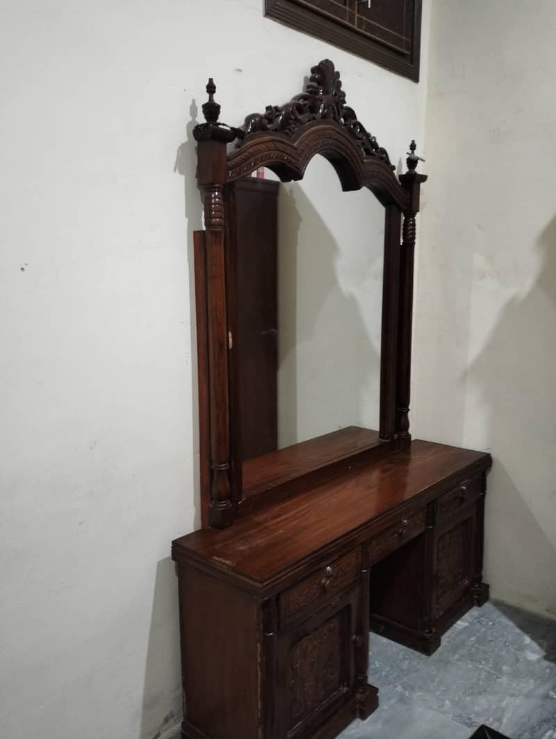 dressing table 1
