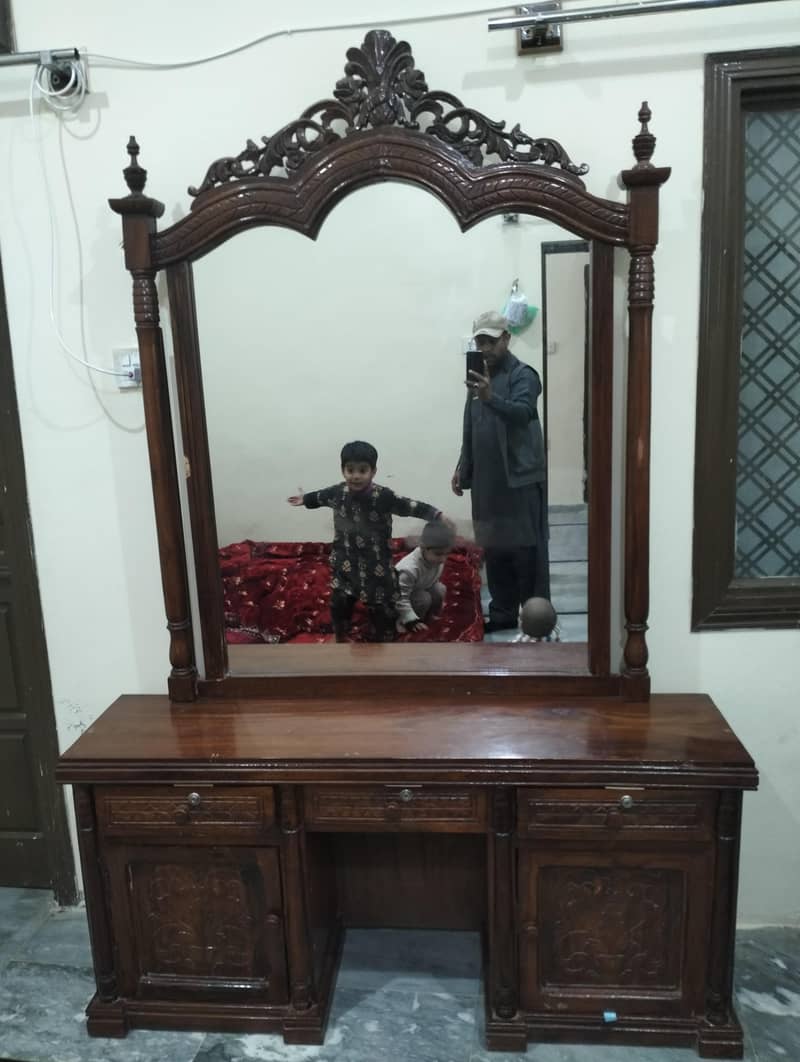 dressing table 3