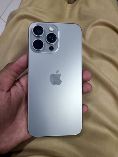 iphone 15pro max 256 GB fectory unlock 10/10 condition