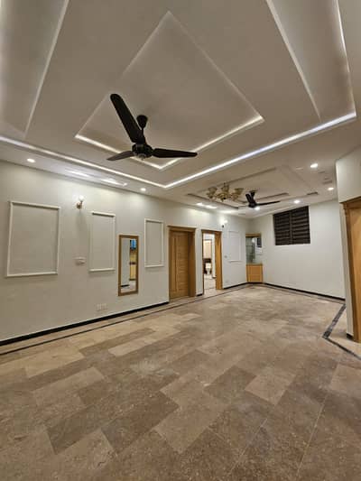 Beautiful House in E-11/1 islamabad
