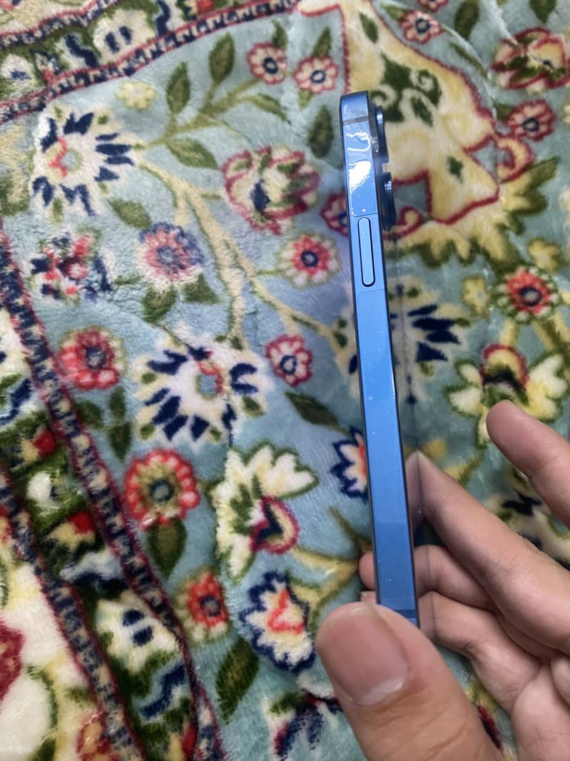 iPhone 13 5