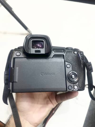 Canon EOS R