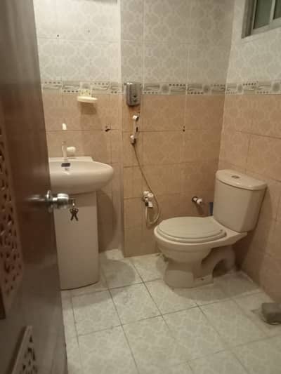 Flat for sale Dha phase 2 Ext 2nd floor prime location family building